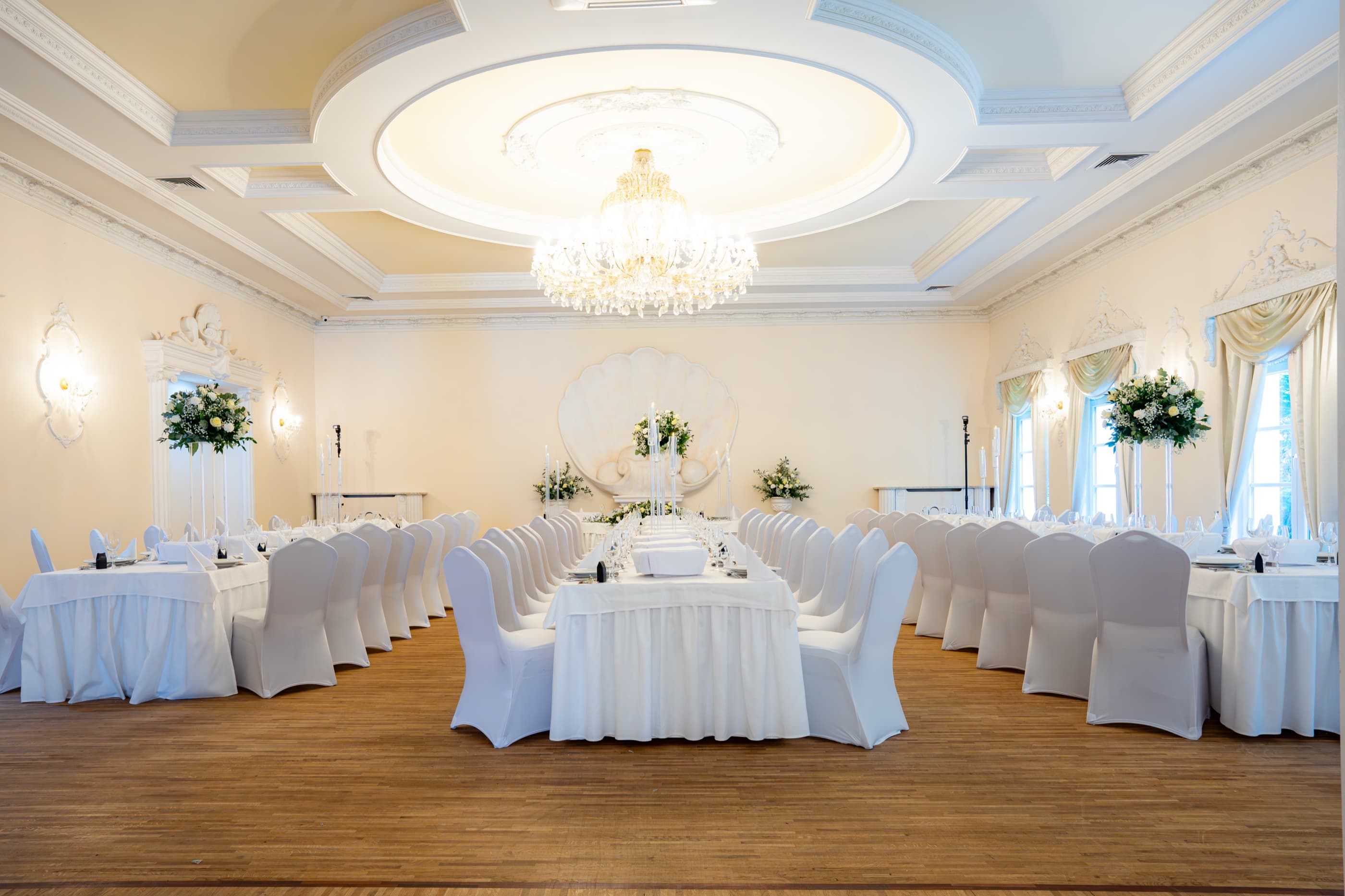 Sala Perłowa przygotowana na przyjęcie
